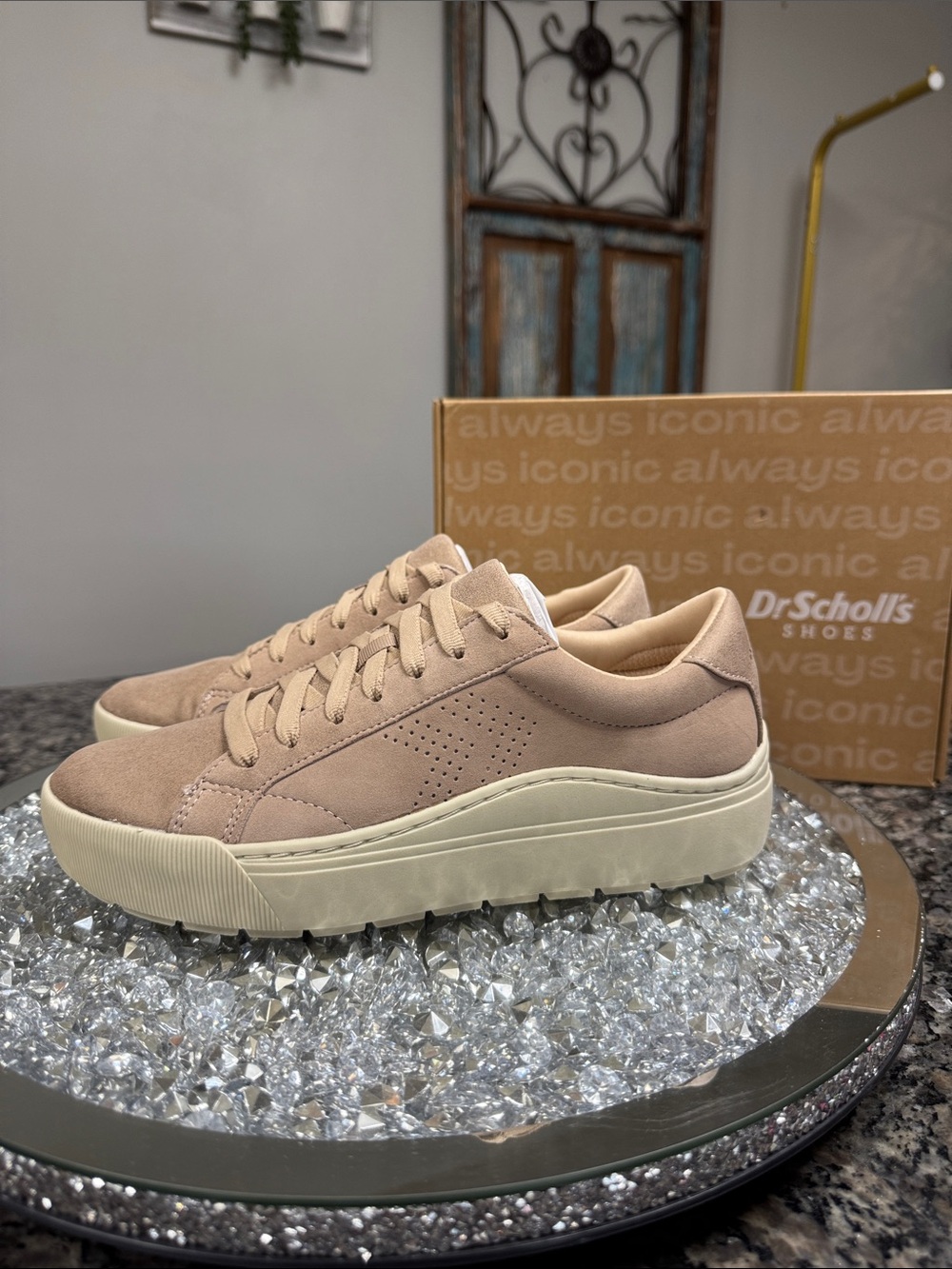 Dr. Scholl's Women's leather suede Platform Sneaker — Blush NEW 8